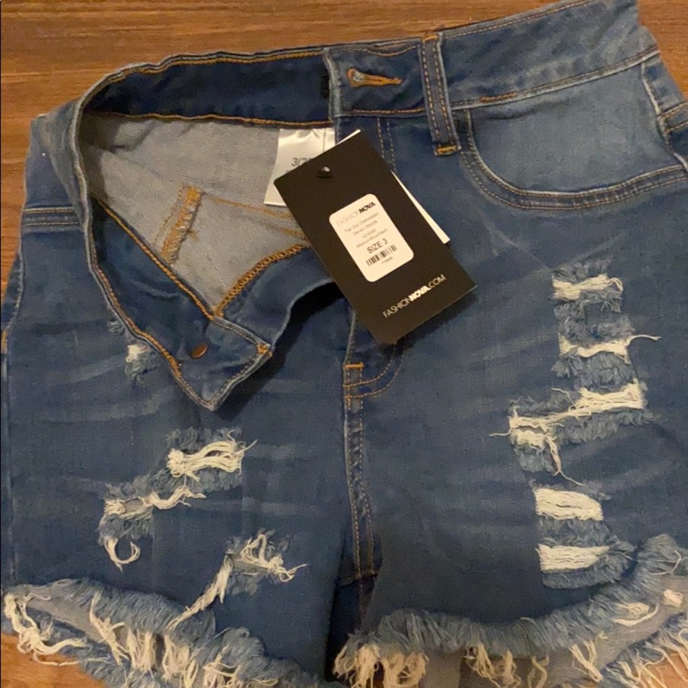 Fashion nova shorts NWT